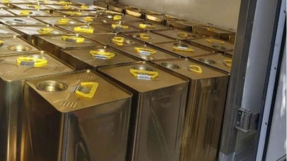 الغذاء والدواء : بطاقة بيان إلزامية على عبوات زيت الزيتون لحماية المستهلك