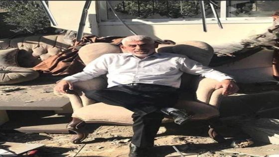 صورة للسنوار على انقاض مكتبه تستوقف الإعلام العبري