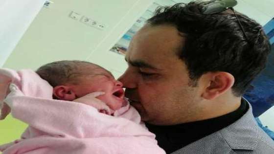 الإعلامي ” عامر الرجوب ” يرزق بمولودة جديدة