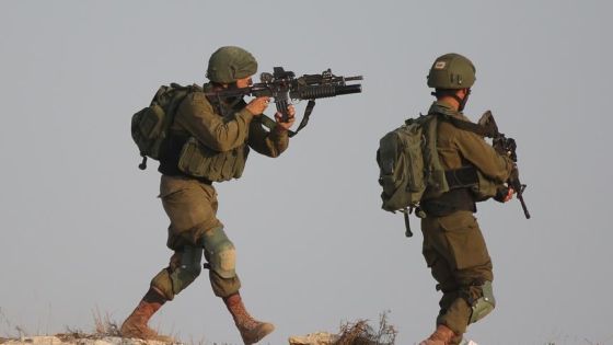 الجيش الإسرائيلي يعلن إصابة أحد جنوده بـ”شظايا” من جانب مصر