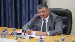 النائب ياسين يمطر وزير التربية بـ 9 أسئلة حول مدرسة ” ذات النطاقين “