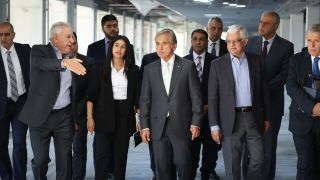 رئيس الوزراء يؤكد ضرورة تكثيف الجهود لتشغيل مطار عمّان المدني قبل نهاية العام