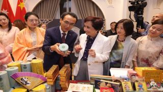 الأميرة بسمة بنت طلال ترعى فعاليات البازار الخيري السنوي للسلك الدبلوماسي في عمان