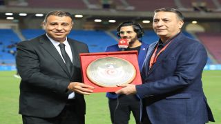 الجامعة التونسية لكرة القدم تكرّم بعثة المنتخب الأردني في تونس
