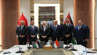 وزير الاستثمار يبحث فرص التعاون مع وزير الاستثمار – الرئيس التنفيذي للصندوق السيادي الإندونيسي