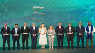 مندوبا عن الملك والملكة … الأمير طلال يكرم الفائزين بجائزة الحسين لأبحاث السرطان