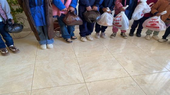 ضمن مبادرتها “كسوة  الشتاء” مدرسة المزار الأساسية المختلطة في ماعين توزع كسوة الشتاء على عدد من طلبتها