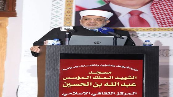 وزير الأوقاف يدعو لترجمة قيم العمل والإتقان إلى برامج تنفيذية