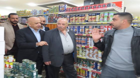 العين خليل الحاج توفيق والمهندس جوينات وعودة ومديرية صناعة وتجارة مادبا يتفقدون أسواق مدينة مادبا والإطلاع على واقع الحركة التجارية
