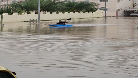 شاهدوا : الفيضانات تغمر قرى في سلطنة عُمان