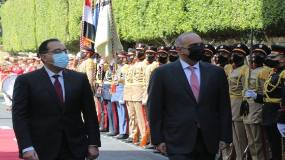 رئيس الوزراء يبدأ زيارة رسمية إلى مصر
