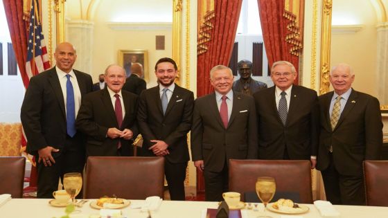 الملك يلتقي أعضاء لجنة الخارجية بالشيوخ الأمريكي
