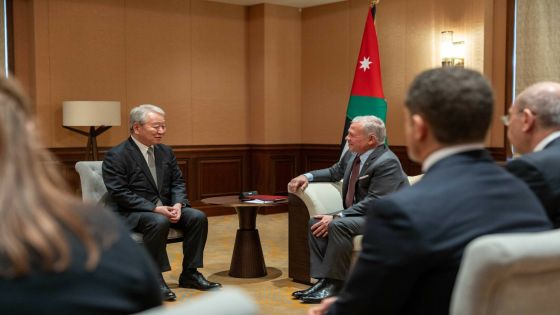 الملك يلتقي رئيس الوكالة اليابانية للتعاون الدولي