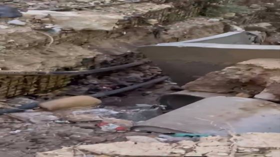 انهيار كبير في أحد شوارع قرية عراق الكرك