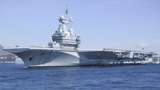 حاملة الطائرات الفرنسية شارل ديغول تتوجه إلى الخليج