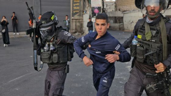 هجمة شرسه من جيش الاحتلال تسفر عن اعتقال 3 نساء و 11 شاب من القدس والضفة فجر الأحد