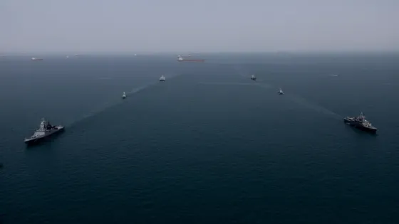 توقف حركة السفن في مضيق هرمز بعد إعلان ترامب عن الحصار البحري