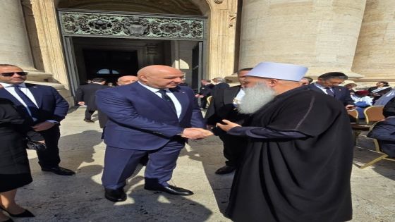 صورة لعون يصافح طريف تثير جدلا.. والرئاسة اللبنانية توضح
