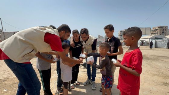الخيرية الهاشمية تواصل تقديم الوجبات الغذائية في غزة
