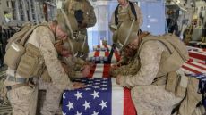 الحرس الثوري الإيراني يهدد بدفن الجنود الأمريكيين