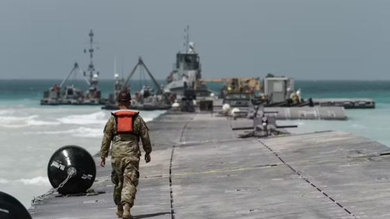 واشنطن تعلن جنوح 4 سفن لها قرب رصيف غزة العائم