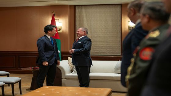 الملك يبحث مع وزير الدفاع الياباني التطورات الإقليمية وفرص تعزيز التعاون العسكري