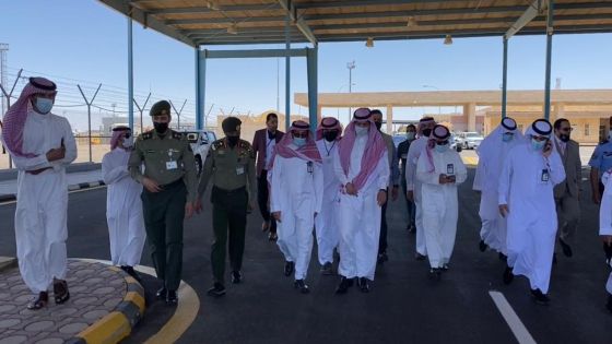السفير السعودي في عمان يتفقد سير العمل في منفذ الحديثة – العمري الحدودي بين البلدين