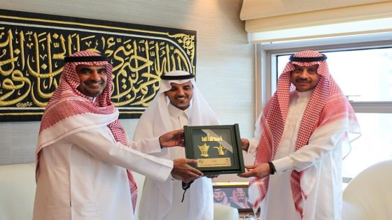 السفير السعودي لدى الأردن يكرم مساعد الملحق الثقافي والمشرف على وحدة المتابعة والجودة بمناسبة انتهاء عمله