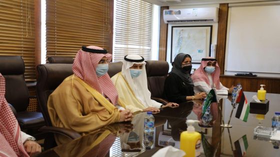 وزير التخطيط يلتقي السفير السعودي في عمان