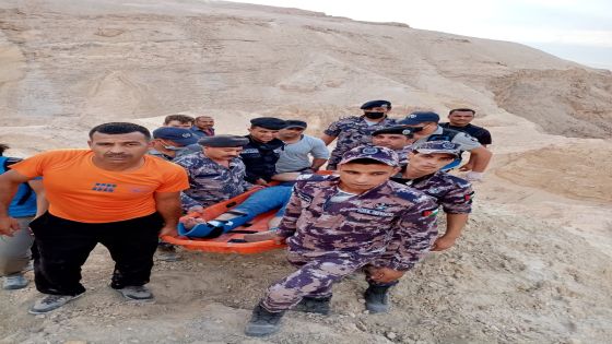 الدفاع المدني ينقذ سائحا سقط عن مقطع صخري في محافظة الكرك