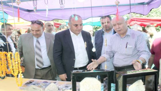 أمين عمان يفتتح سوق جارا للحرف والمنتجات المتنوعة