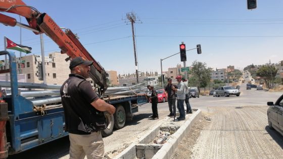 بلدية مادبا تباشر عملها باعادة تأهيل الطريق المؤدي من إشارة الدفاع المدني وصولاً للخطابية