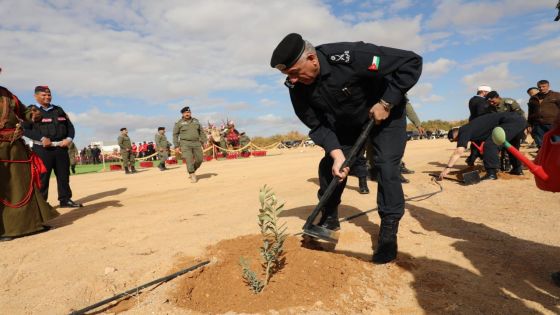مدير الأمن العام يشارك مرتبات الهجّانة بزراعة صحراء باير، ويعيد افتتاح أقدم مركز أمني في الأردن للعمل كسرية للهجّانة بعد إعادة ترميمه