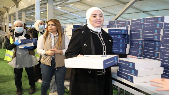 وزيرة التنمية الإجتماعية تشارك تكية أم علي الإفطار الرمضاني