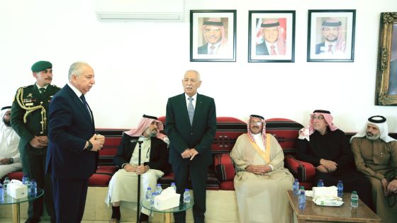 مندوبا عن الملك وولي العهد…العيسوي يعزي عشائر الحنيطي