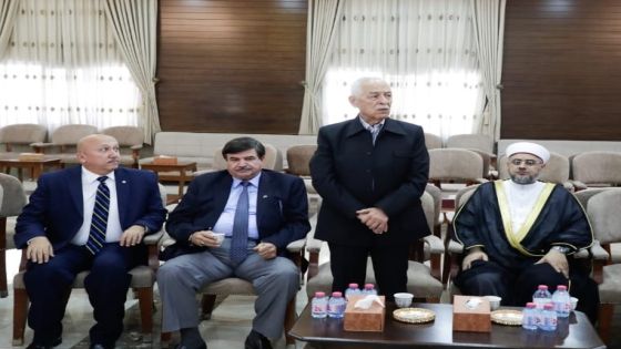 مندوباً عن الملك وولي العهد.. العيسوي يعزي الخماش وجبران