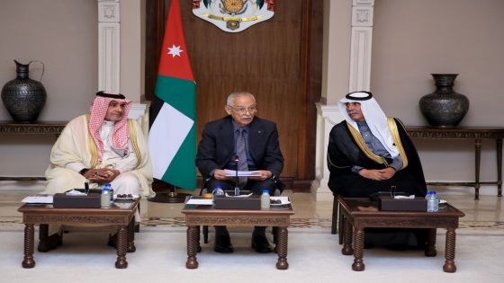 رئيس الديوان الملكي يلتقي وفداً من وجهاء ومخاتير منطقة النصر