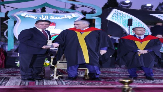 الجامعة الأردنية تكرم الرئيس التنفيذي لشركة مناجم الفوسفات الأردنية المهندس عبدالوهاب الرواد