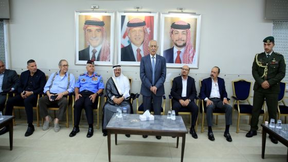 رئيس الديوان الملكي ينقل تعازي الملك وولي العهد إلى عشيرة العلاوي