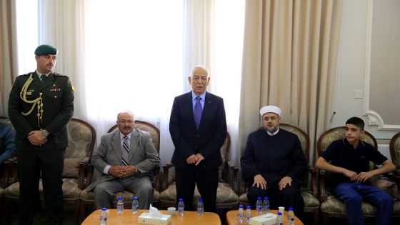 مندوباً عن الملك وولي العهد.. العيسوي يعزي بوفاة العميد المعايطة