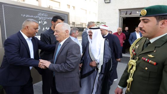 مندوباً عن الملك وولي العهد.. العيسوي يعزي آل جمعة وأبو جاموس والعساف