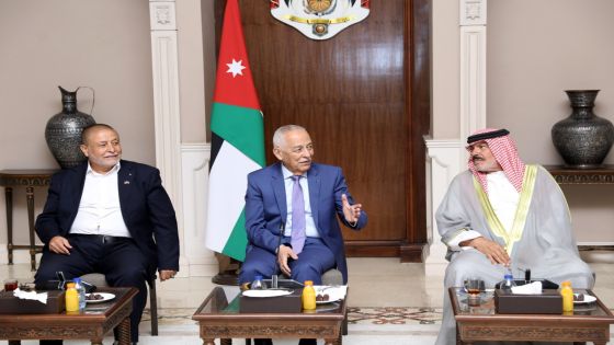 رئيس الديوان الملكي يلتقي وفداً من جمعية فكر للتنمية الثقافية