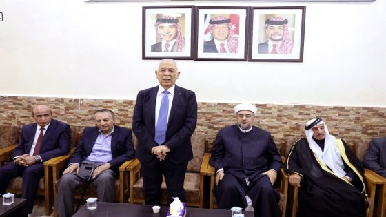 *مندوباً عن الملك وولي العهد. العيسوي يعزي عشائر الفراية والزيادين والمعايطة*