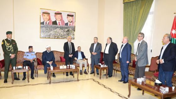 *مندوباً عن الملك وولي العهد. العيسوي يعزي آل فراج وعشيرة النوافعة*
