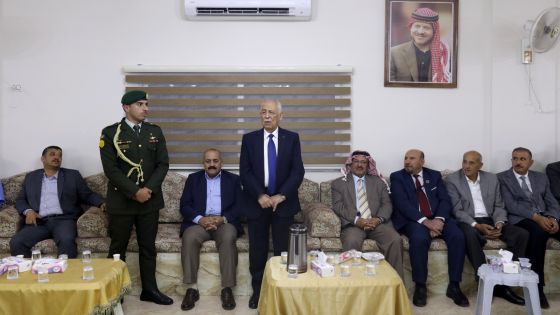 مندوباً عن الملك وولي العهد. العيسوي يعزي عشيرتي الزعبي والحوارات