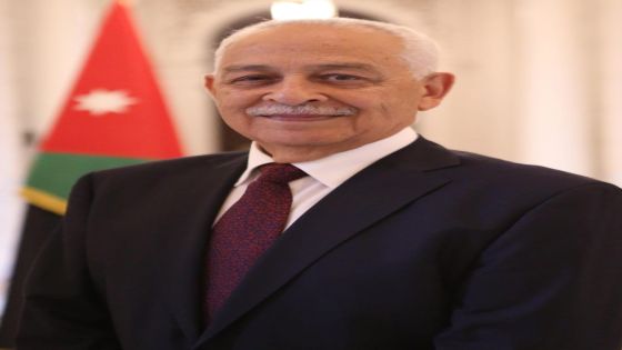 مندوباً عن الملك وولي العهد العيسوي يقدم واجب العزاء إلى عشيرة أبو تايه