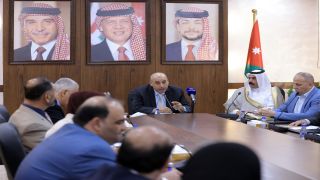 القاضي يترأس اجتماعاً للجنة الرد على خطبة العرش واختيار القيسي رئيساً والعموش للجنة الصياغة