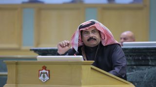 النائب البدادوة يبحث مع رئيس الوزراء عددا من القضايا الوطنية