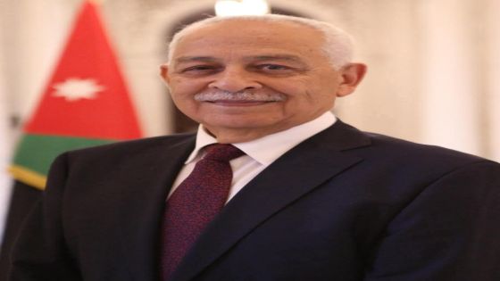 مندوباً عن الملك وولي العهد. العيسوي يعزي بوفاة رئيس لجنة خدمات مخيم البقعة