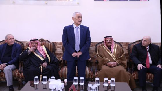 مندوباً عن الملك وولي العهد. العيسوي يعزي عشيرة صندوقة